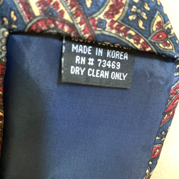 Vintage Looney Tunes Men's Necktie Bugs Bunny Wile E Coyote TAZ Paisley 1994 - Picture 6 of 7